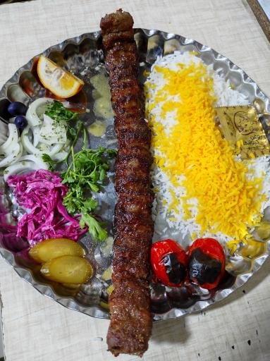 عکس باغ رستوران آپادانا