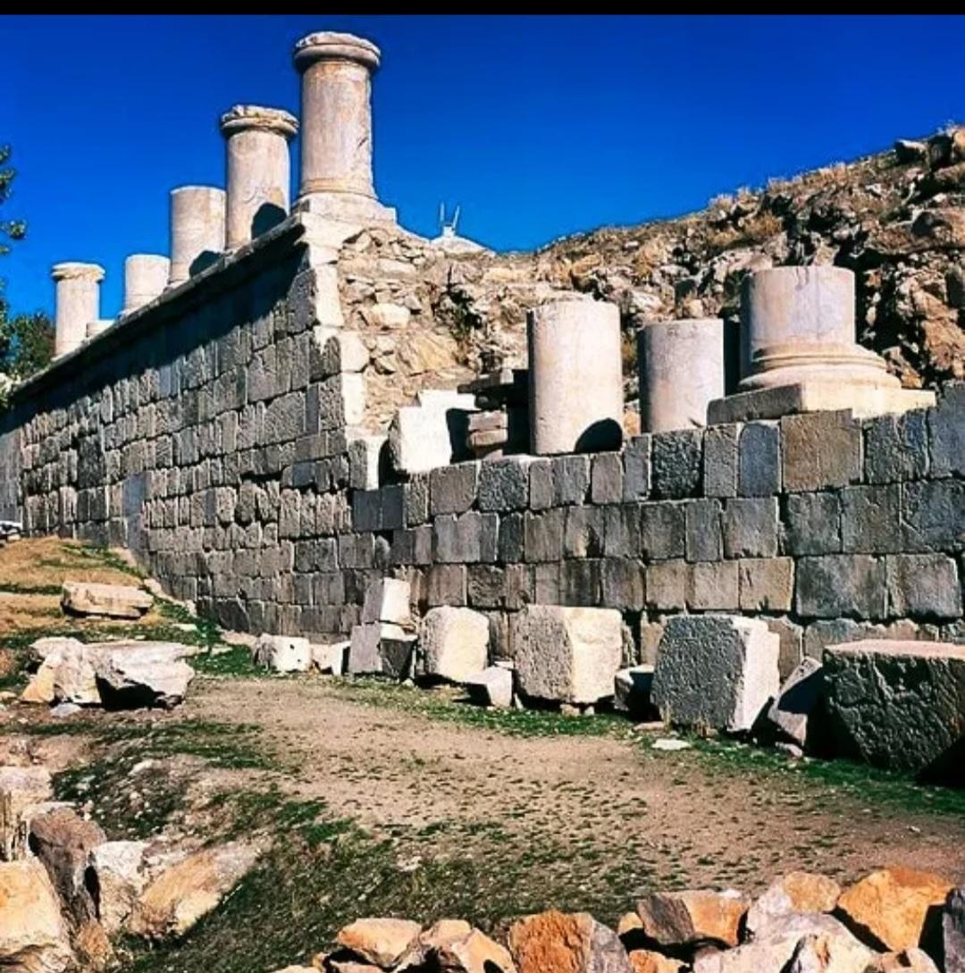 عکس بنای تاریخی کنگاور (معبد آناهیتا)