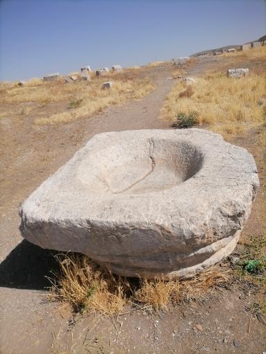 عکس بنای تاریخی کنگاور (معبد آناهیتا)