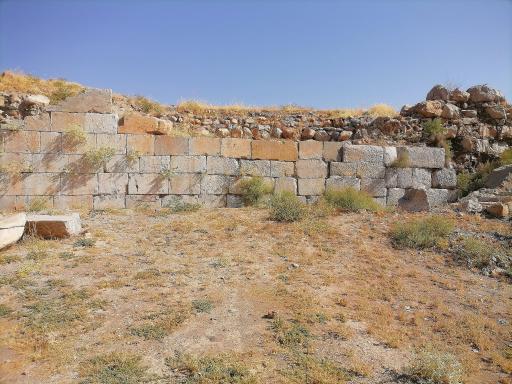 عکس بنای تاریخی کنگاور (معبد آناهیتا)