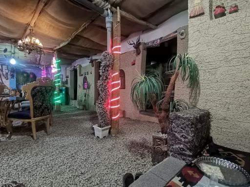 عکس باغ رستوران آپادانا