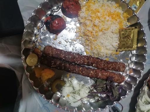 عکس باغ رستوران آپادانا