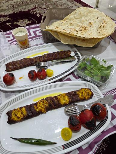 عکس کبابی عمو حسن