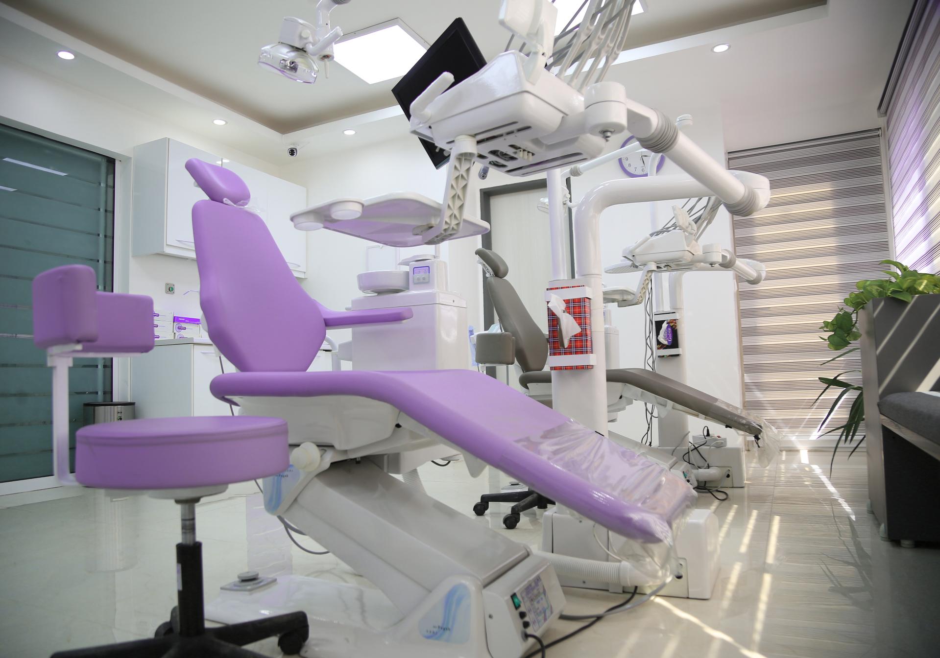 عکس کلینیک دندانپزشکی تخصصی دکتر شاکریان