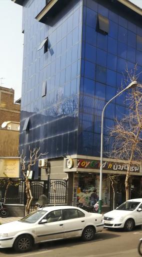 عکس فروشگاه توی گاردن کودک و نوجوان