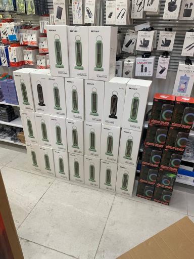 عکس فروشگاه لوازم جانبی موبایل و کامپیوتر درخشان