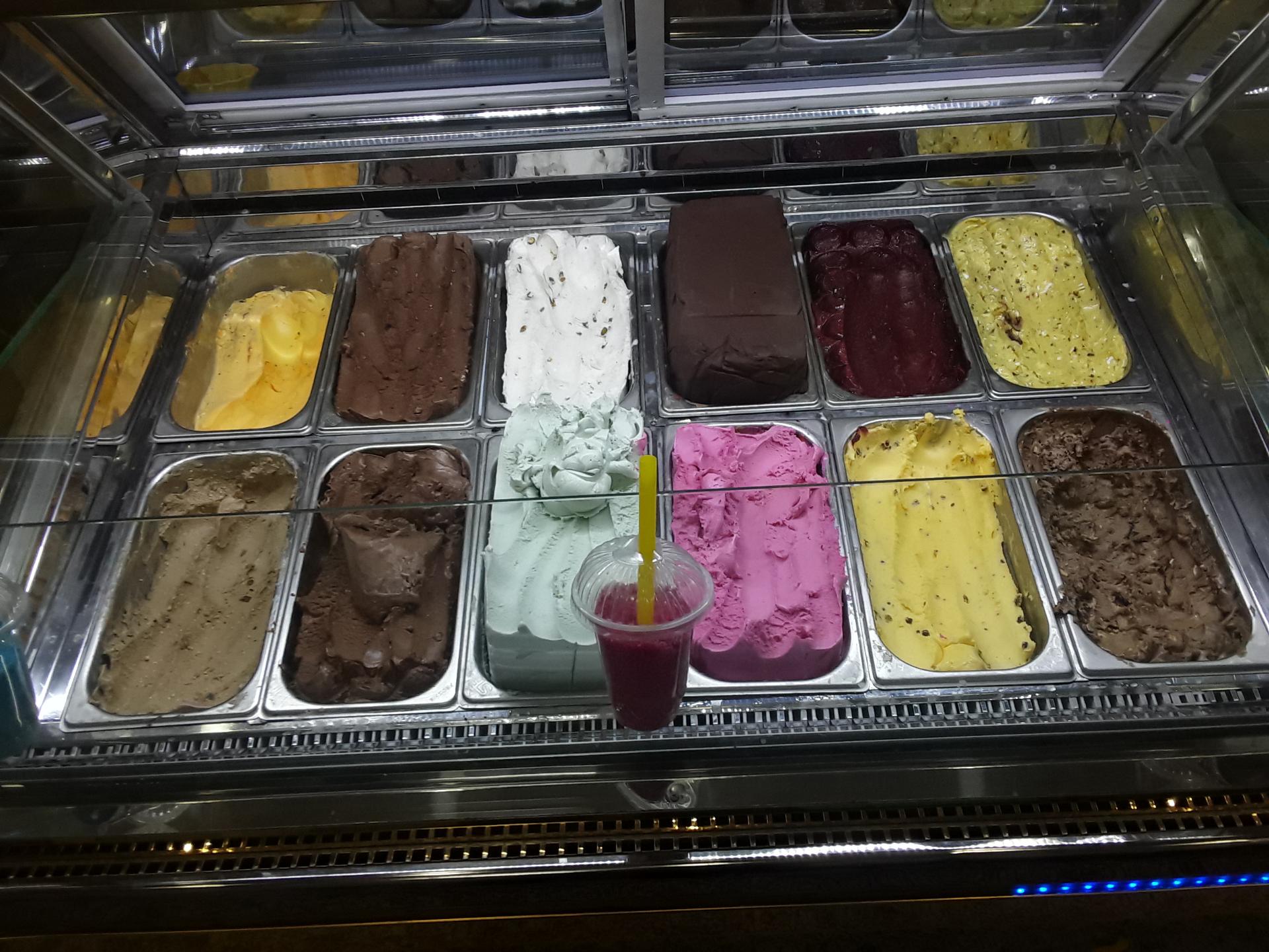 عکس آبمیوه و بستنی پوریا