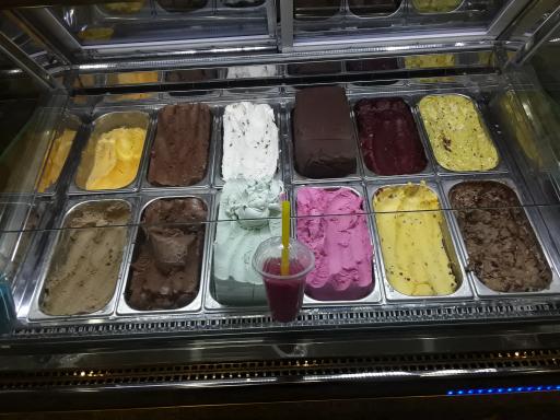 عکس آبمیوه و بستنی پوریا