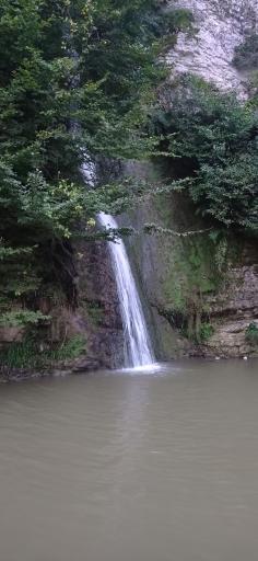 عکس آبشار آب شرشر