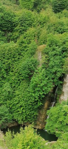 عکس آبشار آب شرشر