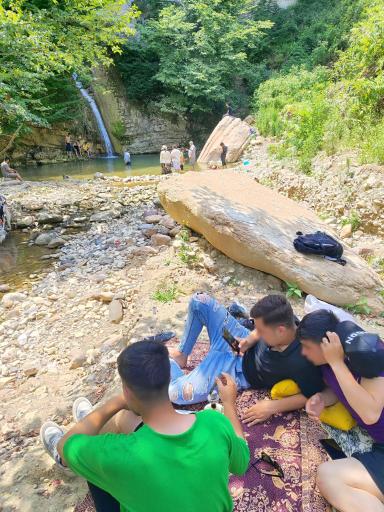 عکس آبشار آب شرشر