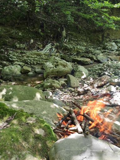 عکس آبشار آب شرشر