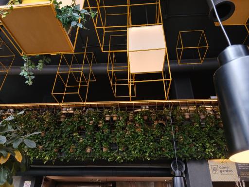 عکس دونر گاردن شهرک غرب