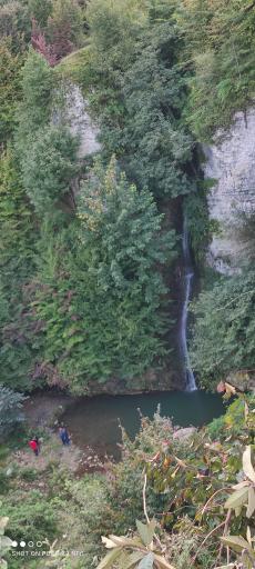 عکس آبشار آب شرشر