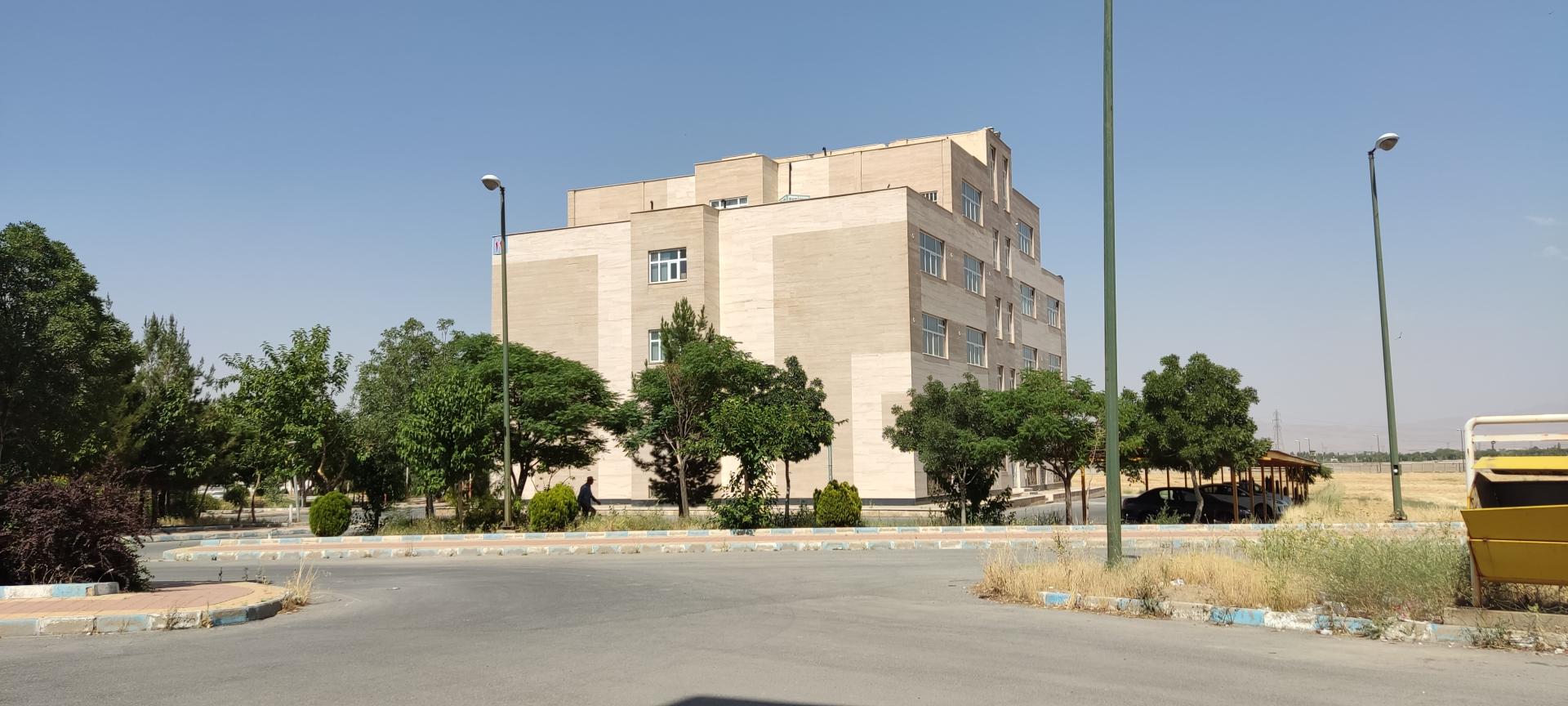 عکس ساختمان ازمایشگاهی رازی