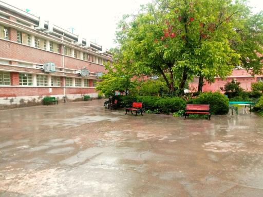 دبیرستان و دانشگاه دخترانه علوم و معارف اسلامی شهید مطهری (ره)