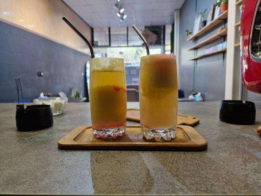 عکس کافه ود دلیجان 