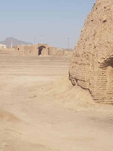 عکس یخدان عباس آباد