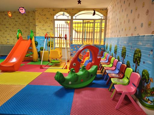 عکس مهد کودک حوض نقره ای