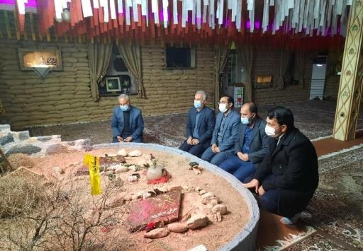 عکس حسینیه و حرم شهدای گمنام