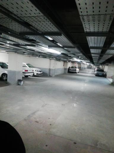 عکس پارکینگ عمومی آدینه