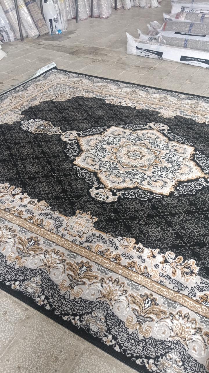 عکس انبار فرش 