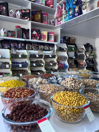 عکس آجیل و خشکبار روژین
