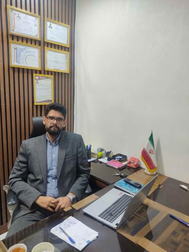 عکس مشاورین املاک حسینی