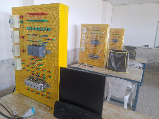 عکس هنرستان پسرانه کار ودانش همدانیان