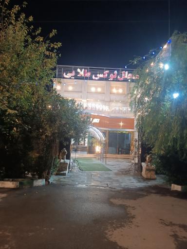 عکس تالار مجلل لوکس طلایی