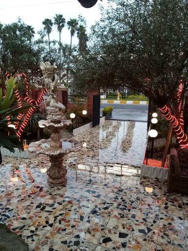 عکس باغ رستوران کباب خوب