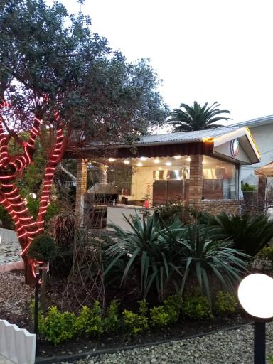 عکس باغ رستوران کباب خوب