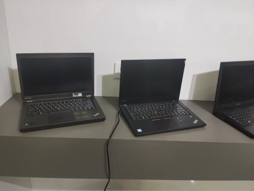 عکس کامپیوتری xeoncamputer 