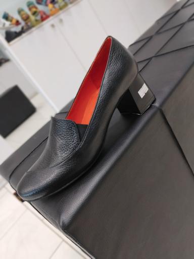 عکس فروشگاه چرم مریم