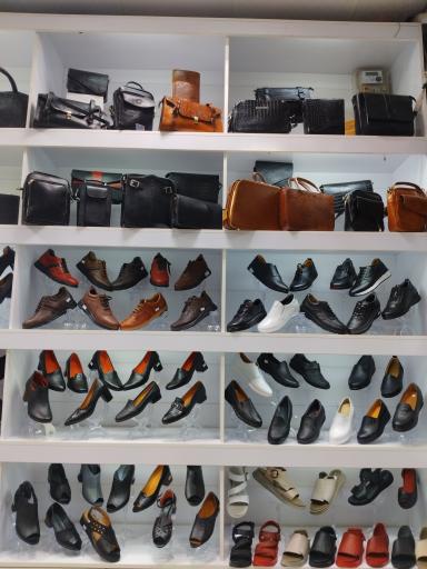 عکس فروشگاه چرم مریم