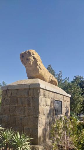 مجسمه شیرسنگی