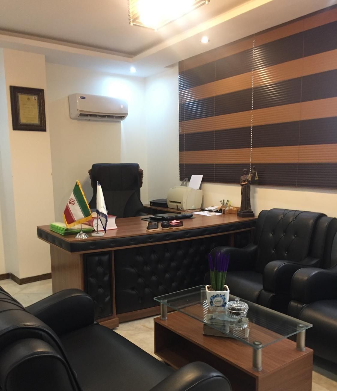 عکس وکیل پایه یک دادگستری احمدی
