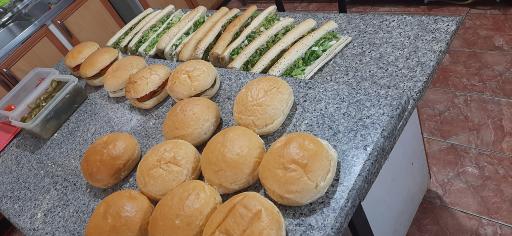 عکس پیتزا خونه یاس