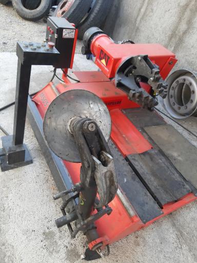 عکس پنچرگیری و لاستیک فروشی میشلن