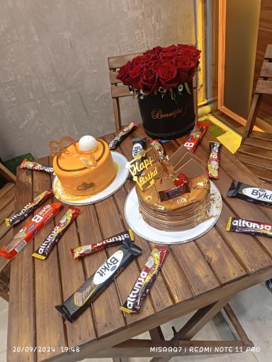 عکس کافه گلدن تاج 