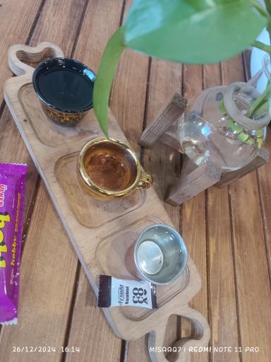 عکس کافه گلدن تاج 