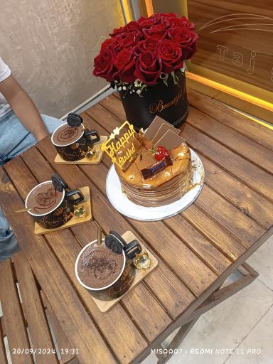 عکس کافه گلدن تاج 