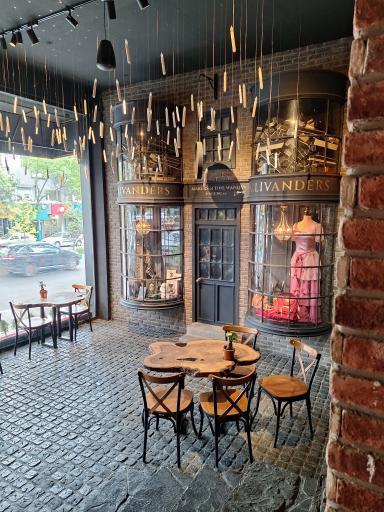 عکس کافه گالری فیلم و فراتر