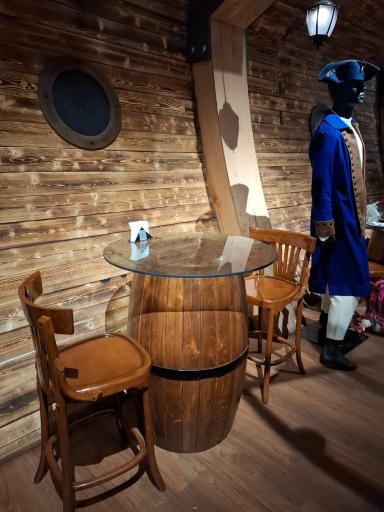 عکس کافه گالری فیلم و فراتر