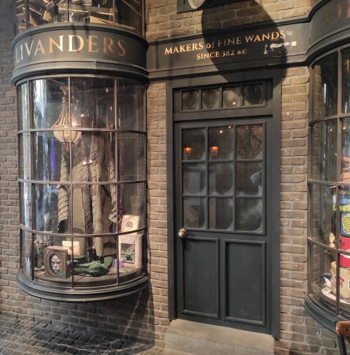 عکس کافه گالری فیلم و فراتر