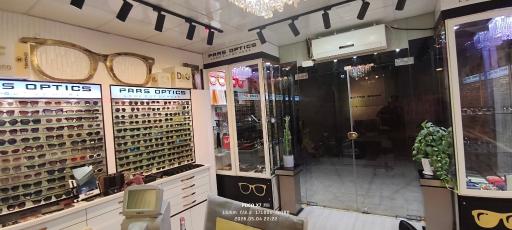 عکس فروشگاه عینک پارس اپتیک