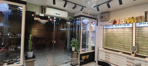 عکس فروشگاه عینک پارس اپتیک