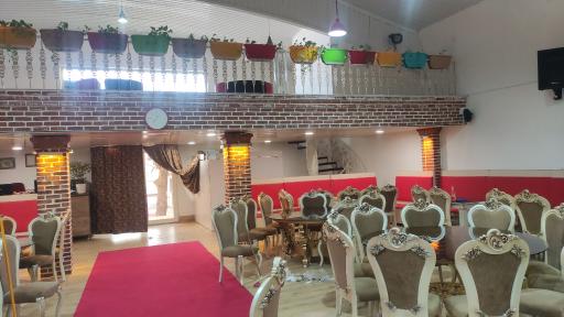 عکس تالار و سفره خانه سنتی عالیجناب