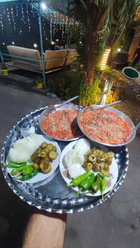 عکس کافه کلبه آفتابگردون 