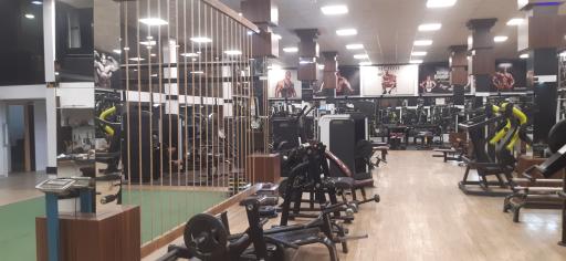 باشگاه بدنسازی آسیا آقایان 